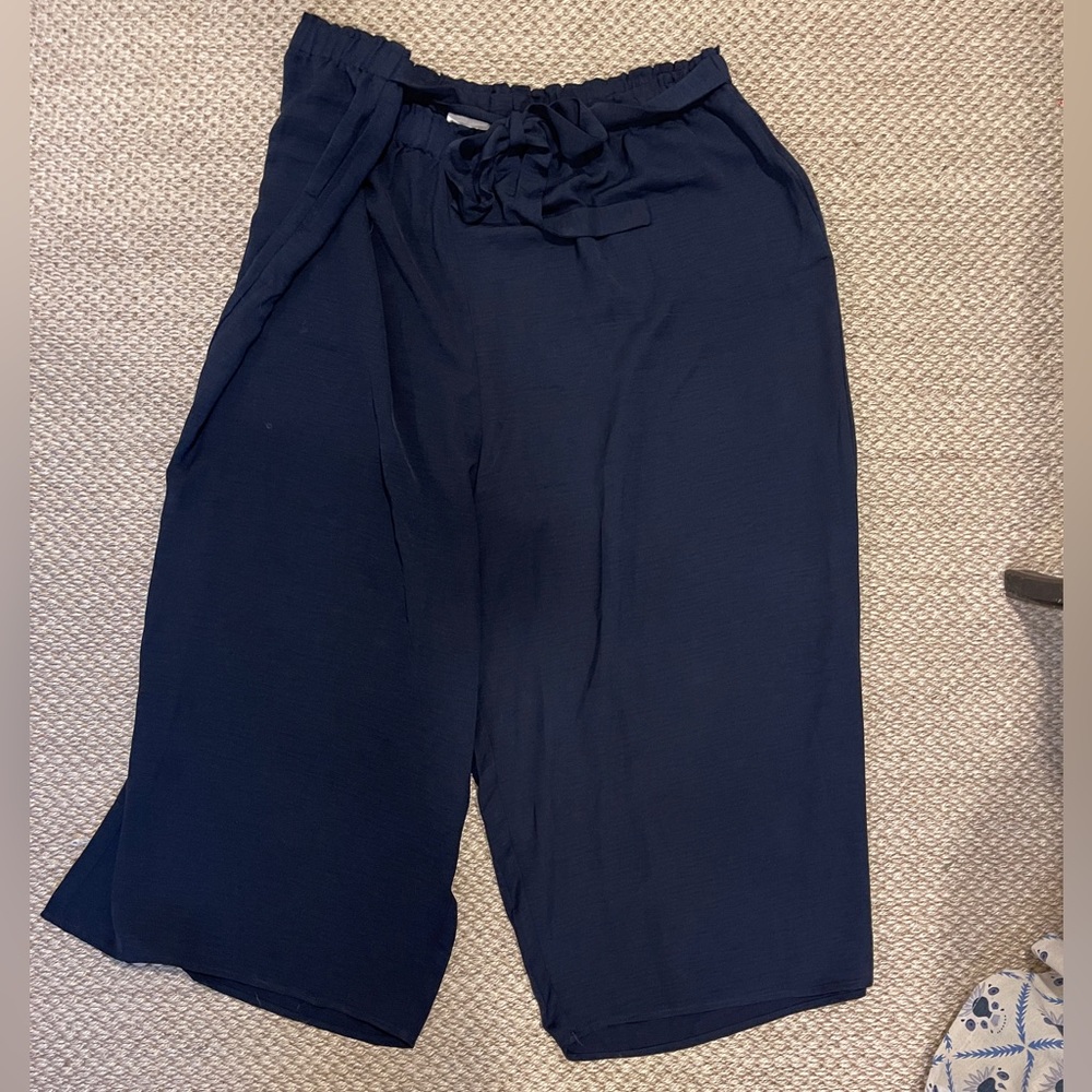 Navy paper bag flowy cropped pants